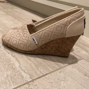 Toms Wedges size 7.5